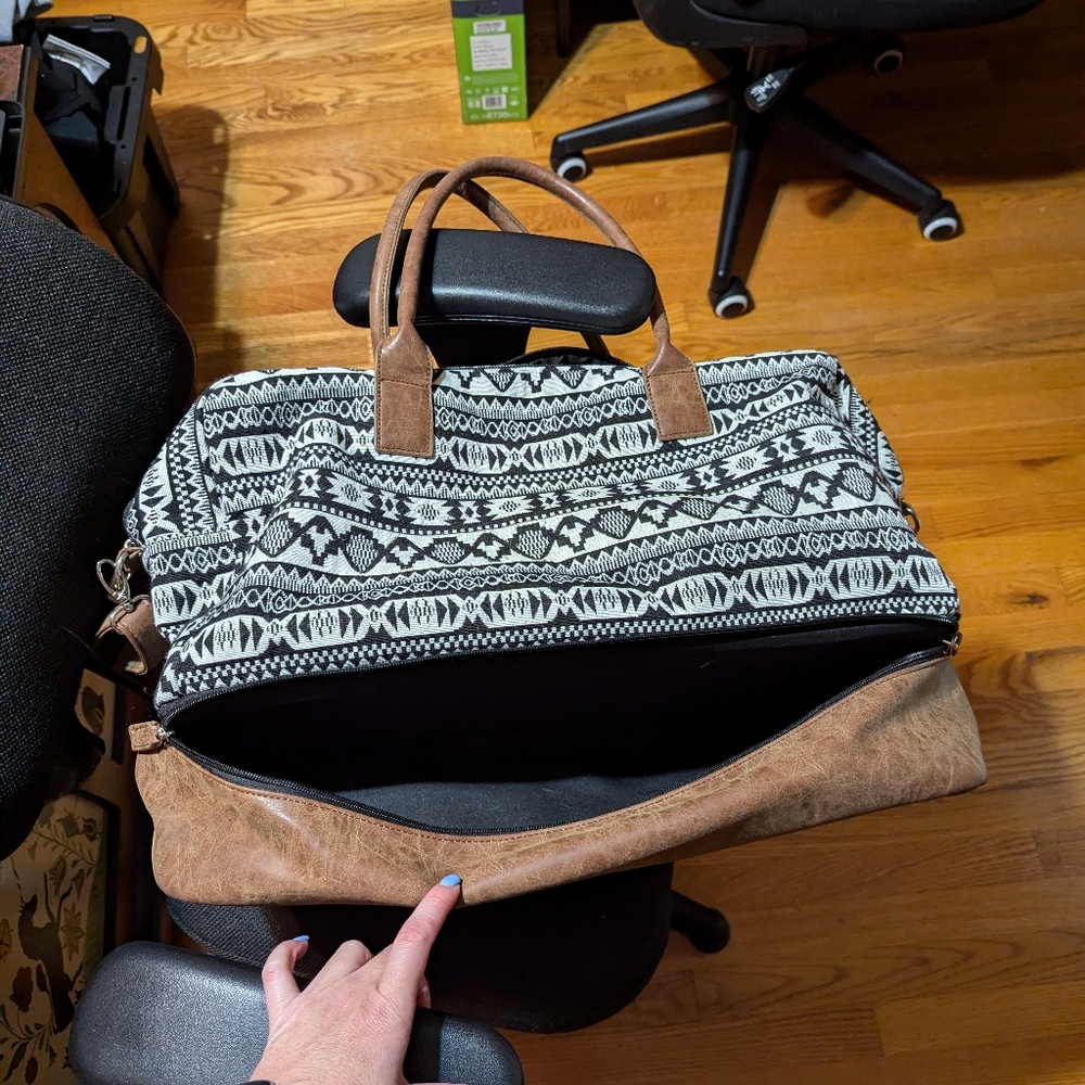 Weekender Bag - Picture 4 of 4